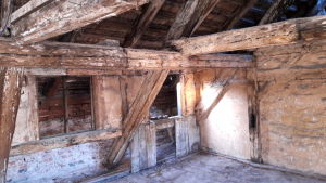 Ein alter Dachstuhl <br>unter dem Eigentlichen